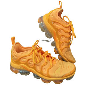 Women's Nike Air VaporMax Plus Orange Sneakers Shoes Size 7 Running